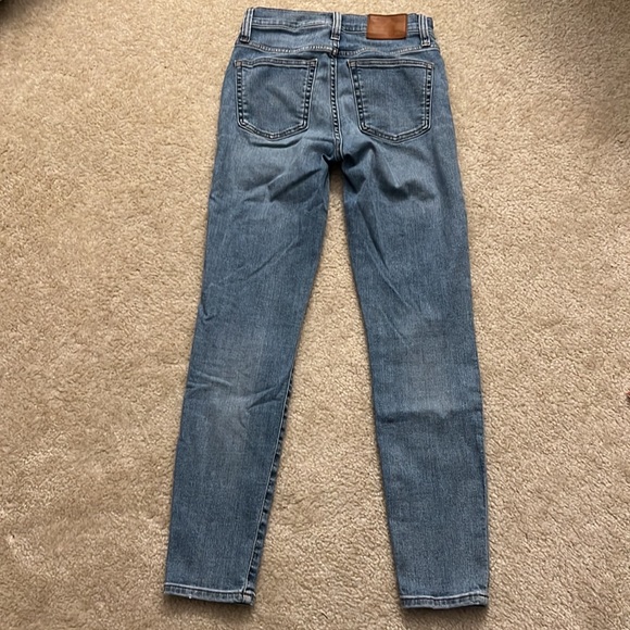 J. Crew 9" high-rise toothpick jean in Arizona Sky wash
Item AJ469 - Picture 10 of 11